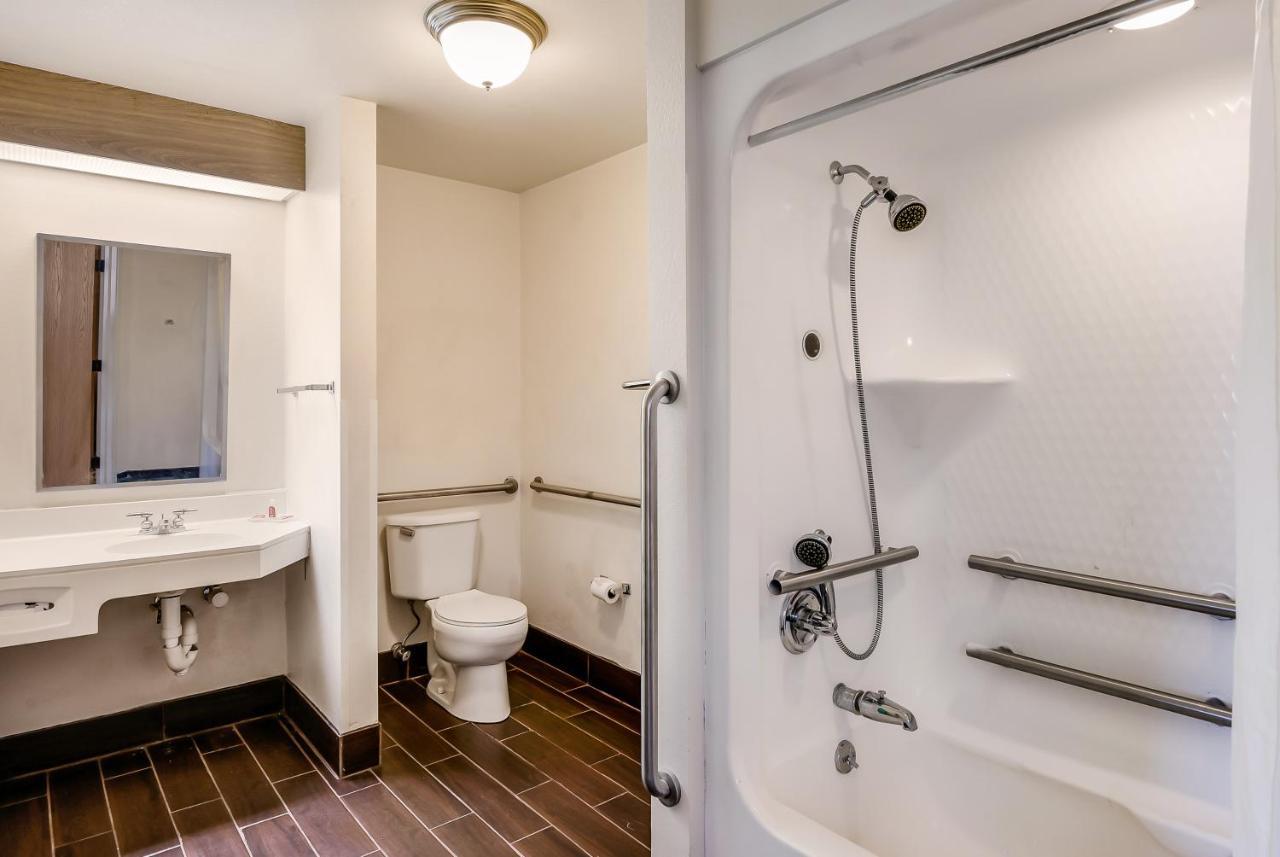 Econo Lodge Inn & Suites Peoria Illinois Eksteriør bilde
