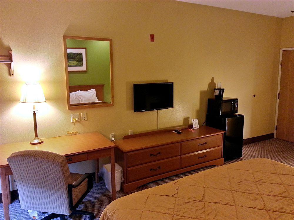 Econo Lodge Inn & Suites Peoria Illinois Eksteriør bilde